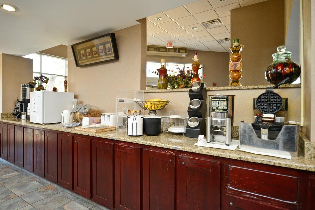 Americas Best Value Inn And Suites Overland Park Restaurante foto