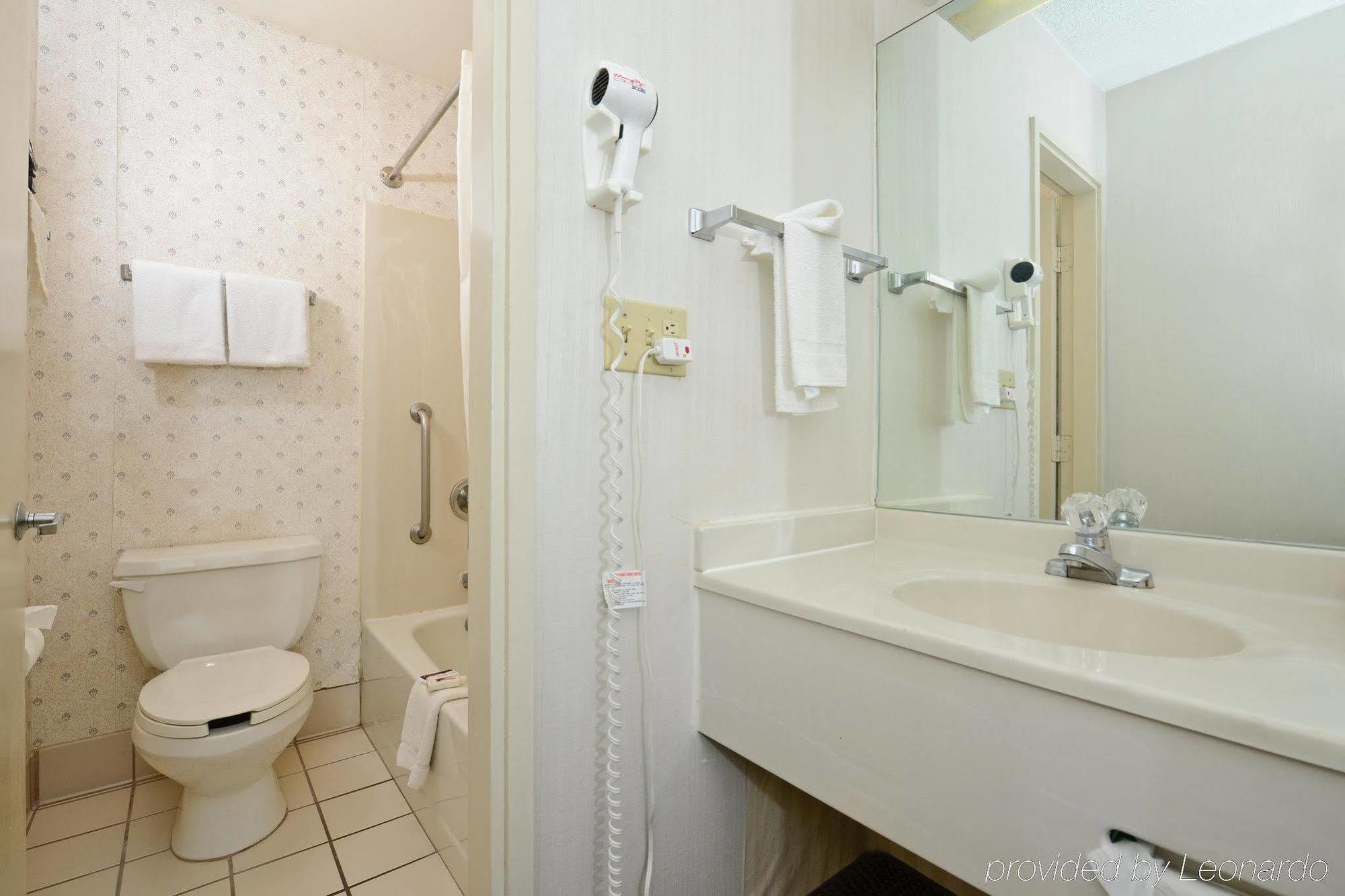 Americas Best Value Inn And Suites Overland Park Quarto foto